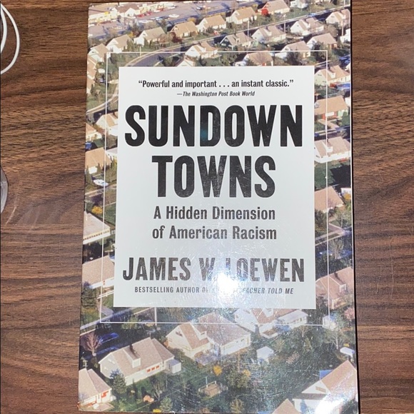 SUNDOWN TOWNS book - Picture 1 of 4